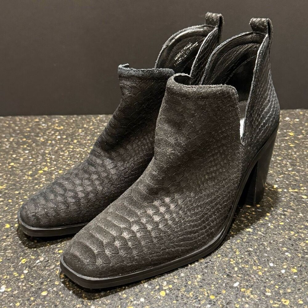 Jeffrey Campbell Rowlan Black Suede Snakeskin Embossed Ankle Boots. Size 9.